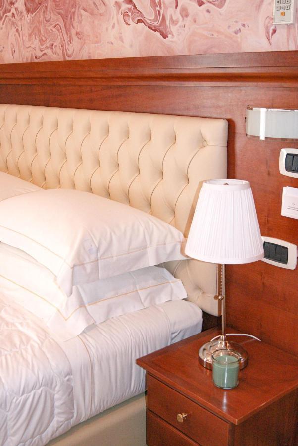 Monti 66 Hotel Рим Экстерьер фото